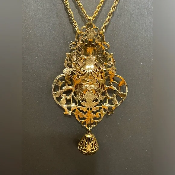 Large Vintage Filigree Cameo Pendant On Double 20” Chains Victorian Revival - Picture 3 of 7